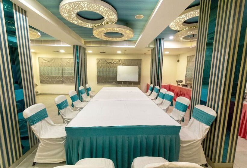 ホテル Annapoorna Residency