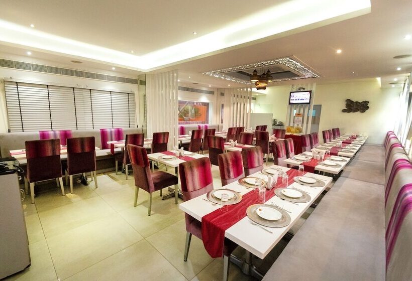 ホテル Annapoorna Residency