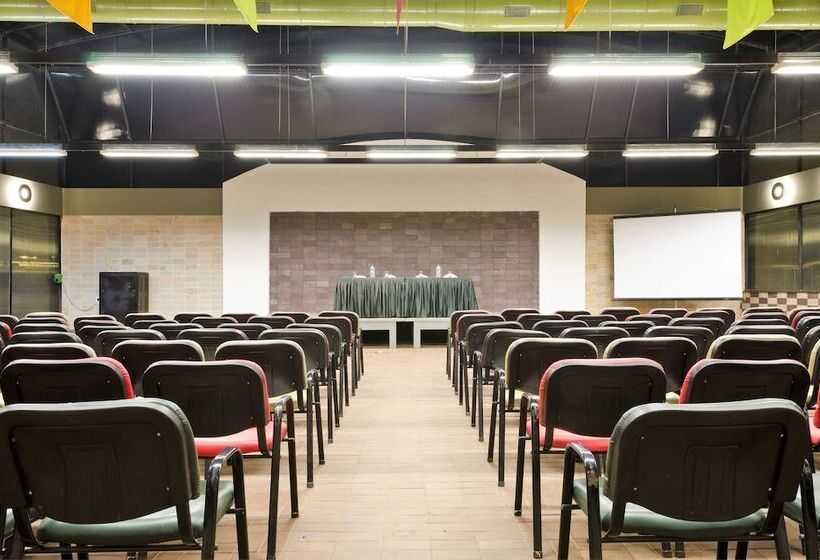 Отель Club Mahindra Saj Mahabaleshwar