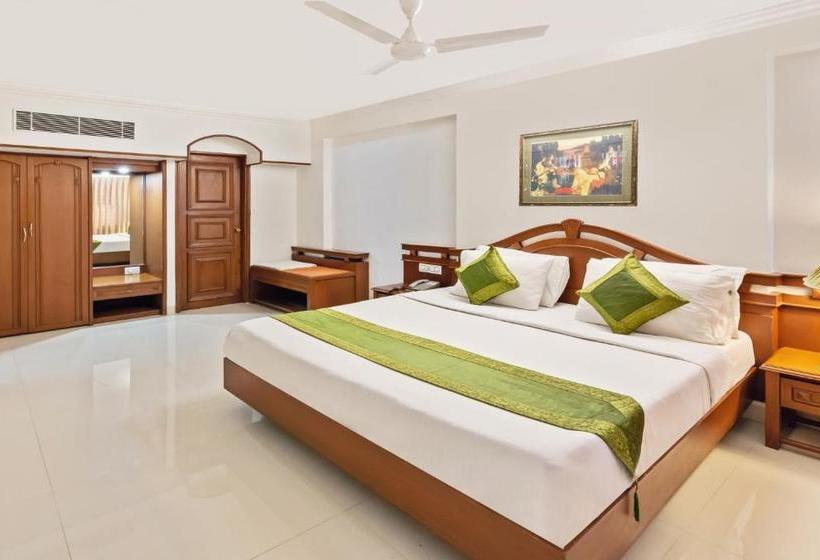 Отель Crown Palace