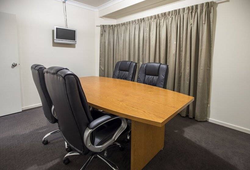 هتل Emerald Maraboon Motor Inn