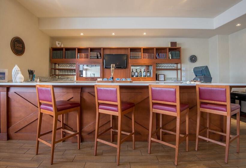 Szálloda Four Points By Sheraton Saskatoon