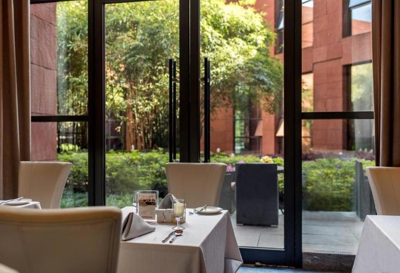 هتل Fraser Suites Nanjing