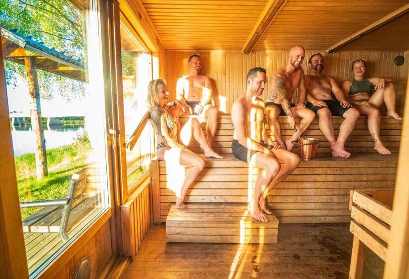 בית מלון כפרי Grand Arctic Resort