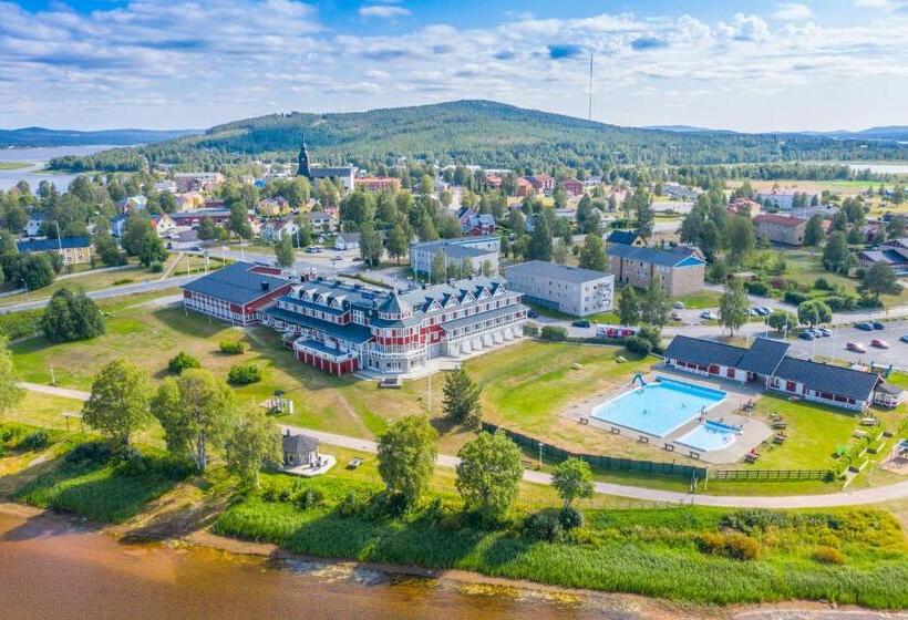 בית מלון כפרי Grand Arctic Resort