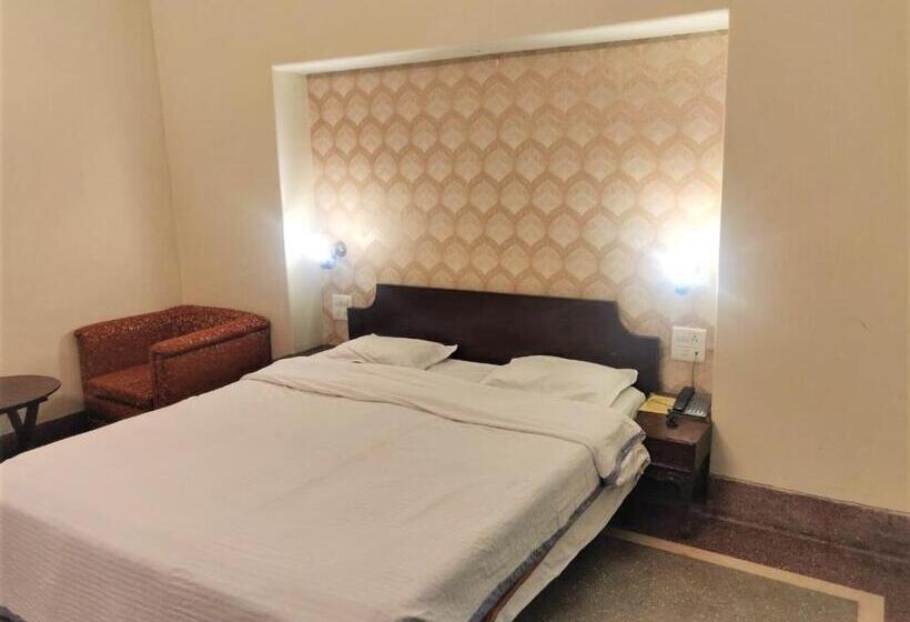 בית מלון כפרי H R Palace