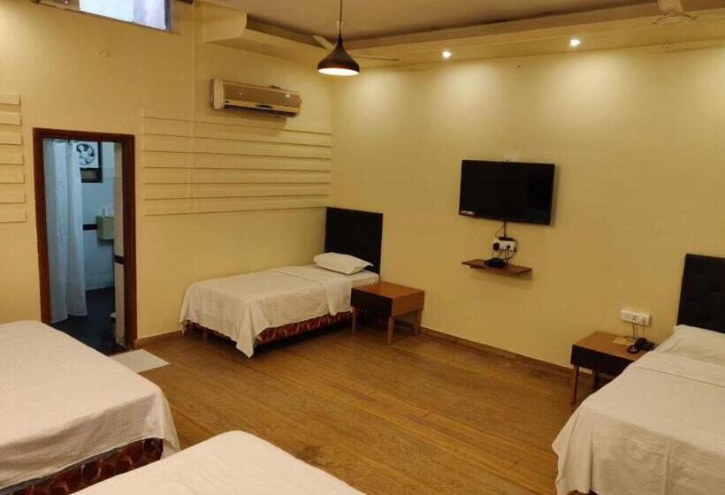 בית מלון כפרי H R Palace