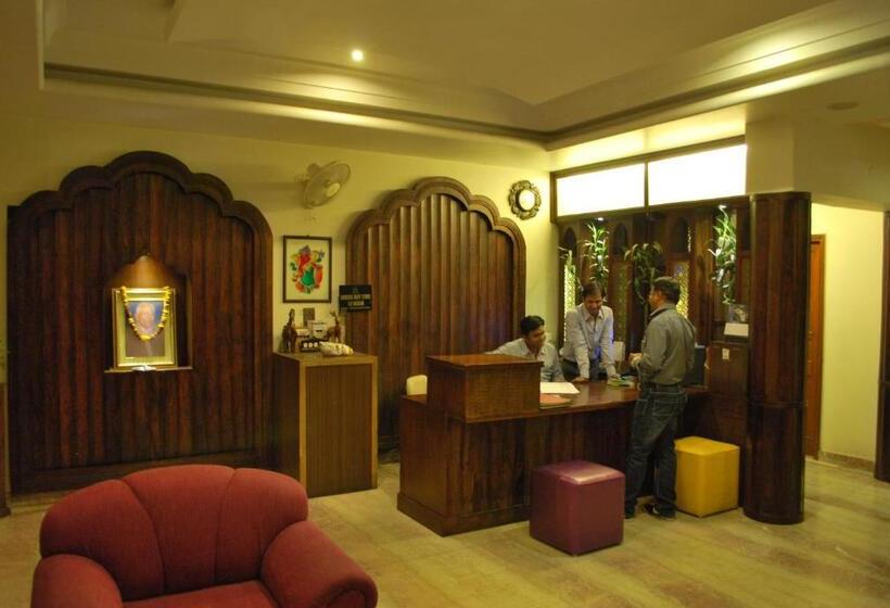 בית מלון כפרי H R Palace