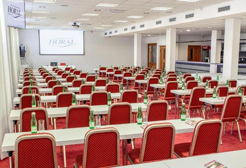 Отель Horal