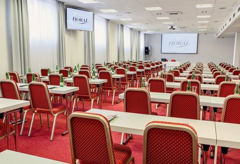 Отель Horal