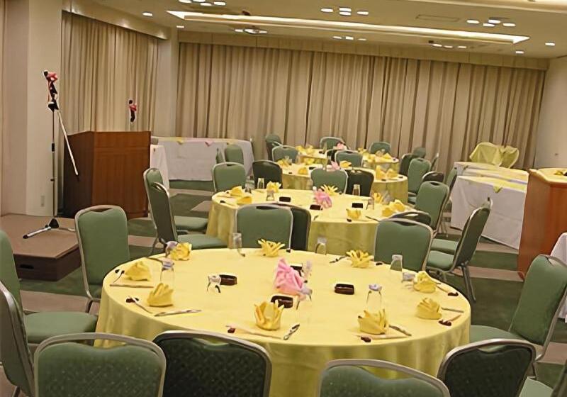 Отель Kuretake Inn Okayama