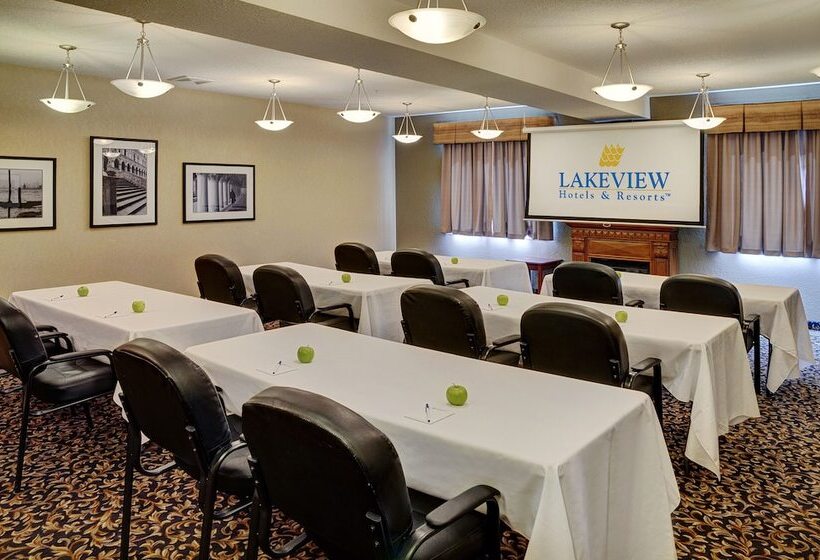 בית מלון כפרי Lakeview Inns & Suites  Fort Nelson