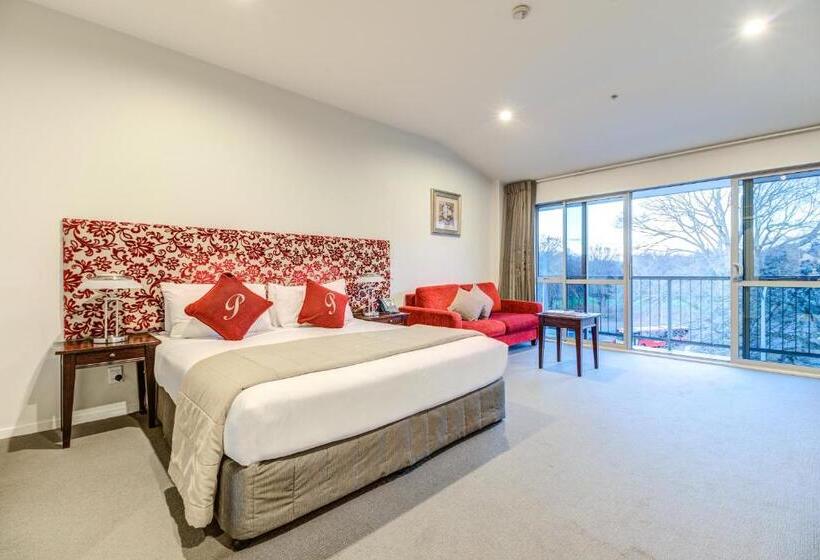 هتل Parkview On Hagley