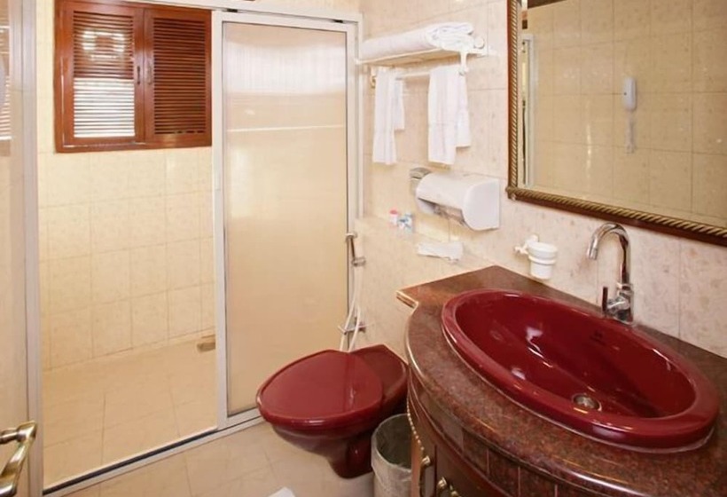 בית מלון כפרי Perfect Haven Egmore Serviced Apartments