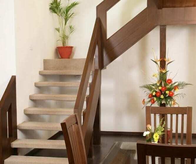 בית מלון כפרי Perfect Haven Egmore Serviced Apartments