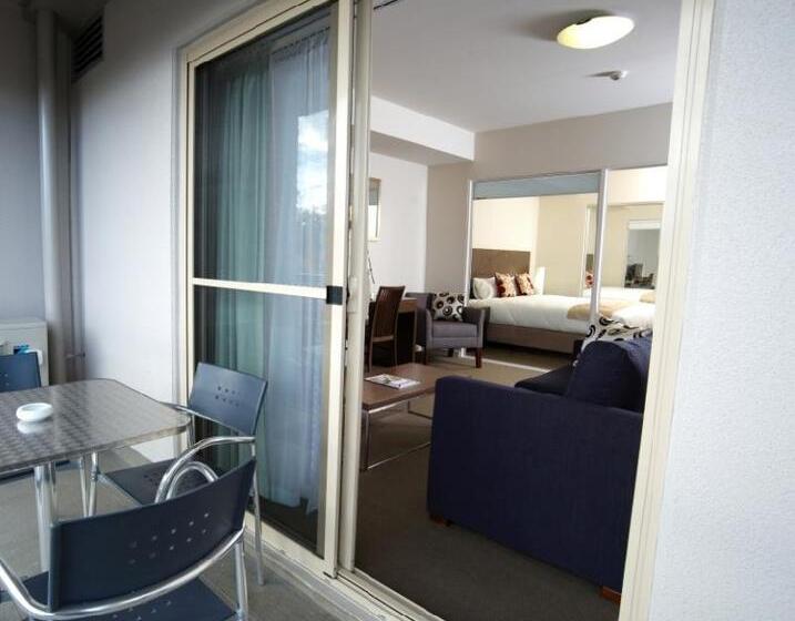 هتل Quest Shepparton