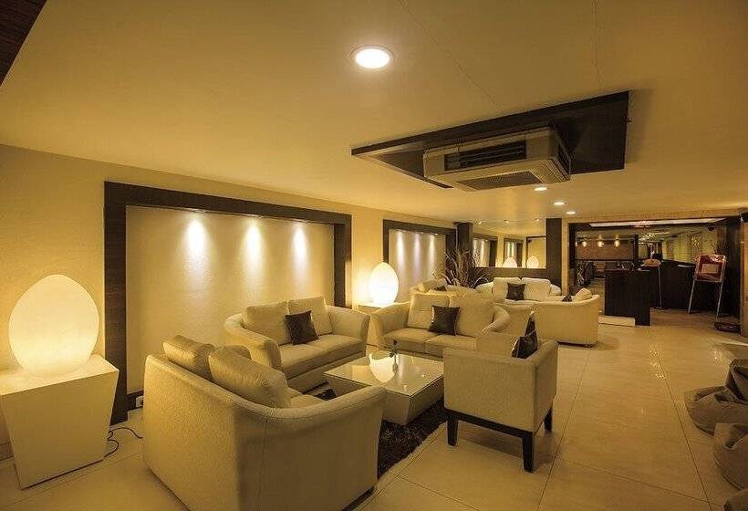 فندق Regenta Inn Embassy