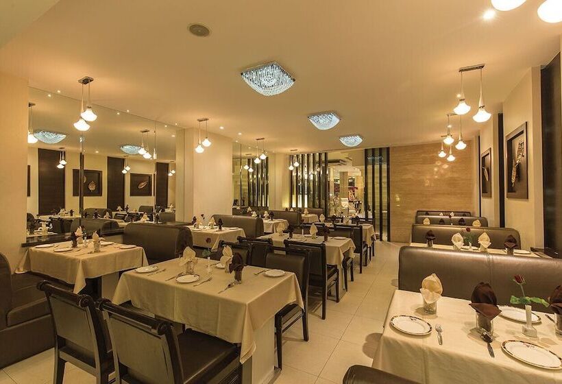 فندق Regenta Inn Embassy