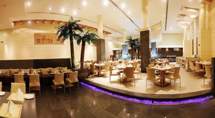 Отель Sayaji Indore