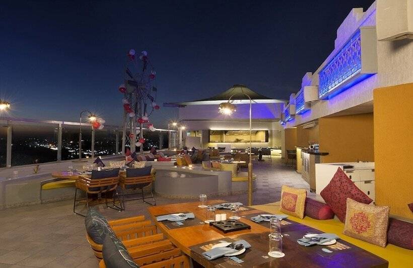 Отель Sayaji Indore