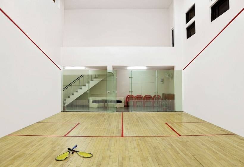 Отель Sayaji Indore