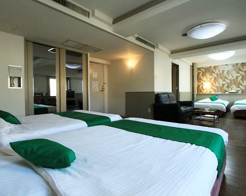 בית מלון כפרי Shinsaibashi Lions Rock