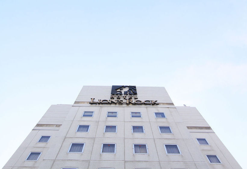 בית מלון כפרי Shinsaibashi Lions Rock