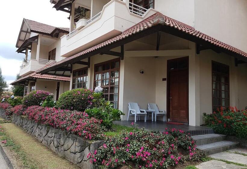 호텔 Sinabung Hills Berastagi