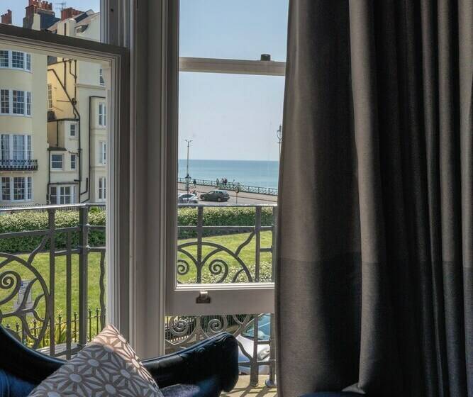 فندق Square Townhouse