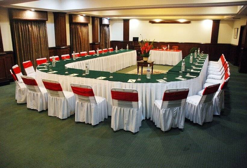 בית מלון כפרי Namah Nainital, A Member Of Radisson Individuals Retreats