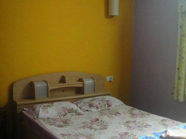 호텔 The Orange House