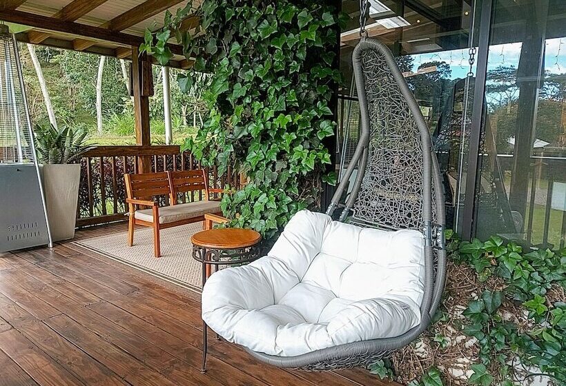 호텔 The Riverside Inn