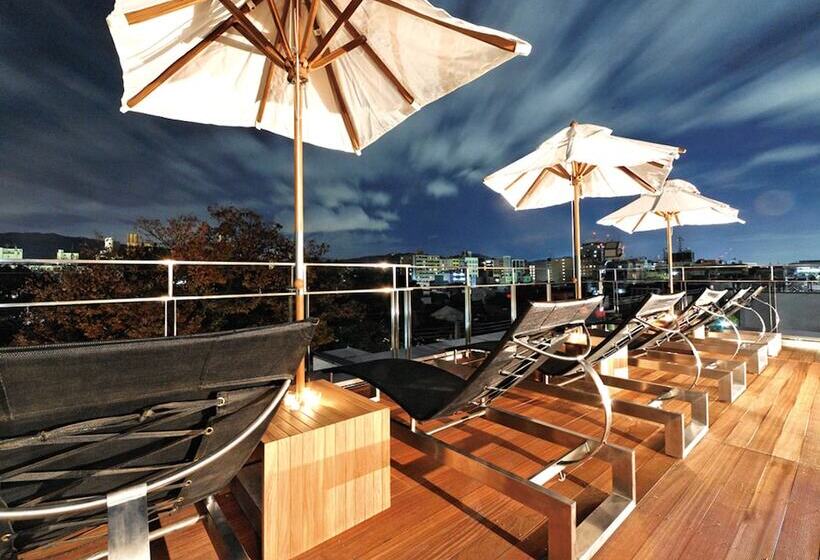 ホテル The Screen