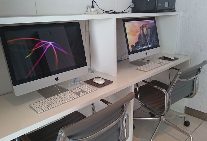 ホテル The Screen