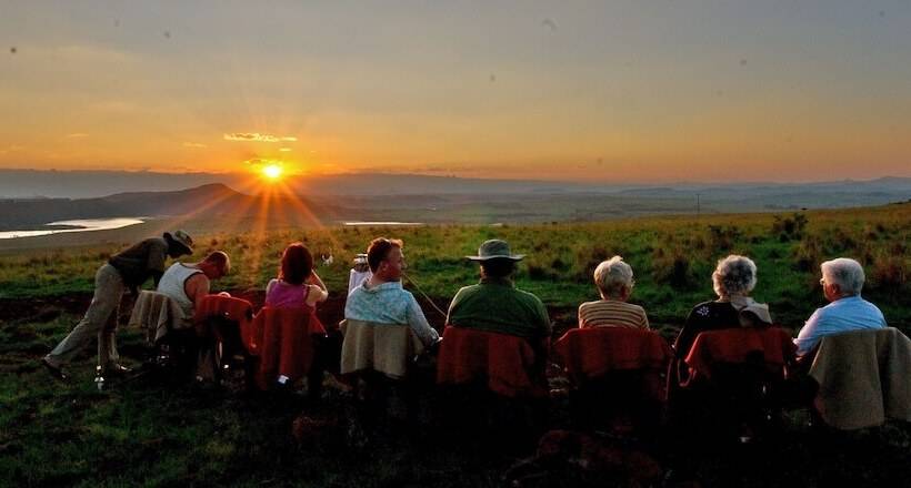 בית מלון כפרי Three Tree Hill Lodge