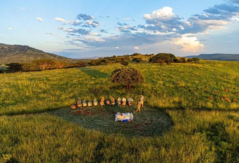 בית מלון כפרי Three Tree Hill Lodge