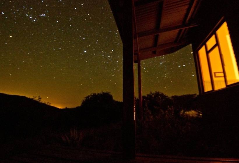 בית מלון כפרי Three Tree Hill Lodge