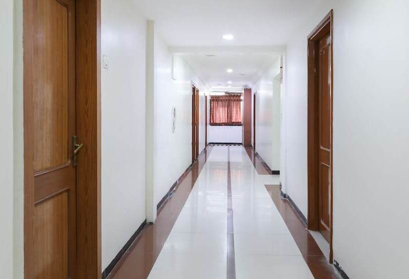 Отель Treebo Omni Palace