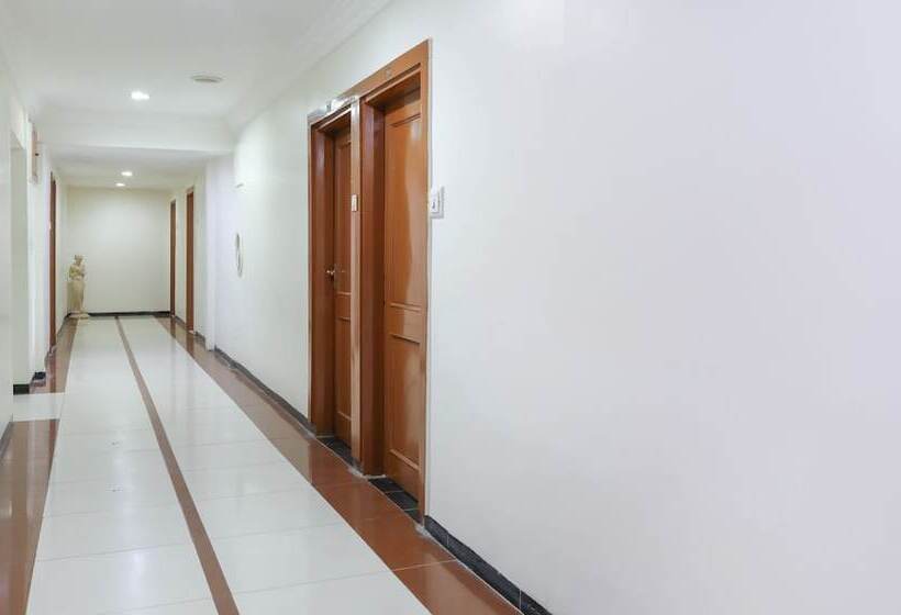 Отель Treebo Omni Palace