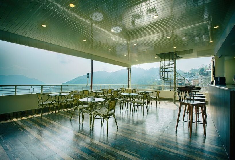 فندق The Aryan Regency