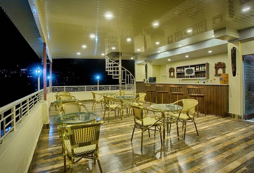 فندق The Aryan Regency