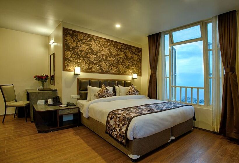 فندق The Aryan Regency