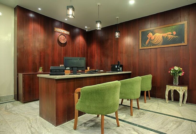 فندق The Aryan Regency