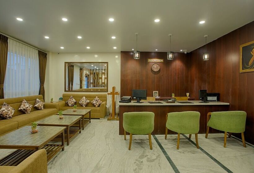 فندق The Aryan Regency