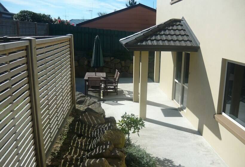 모텔 Asure Avenue Motor Lodge