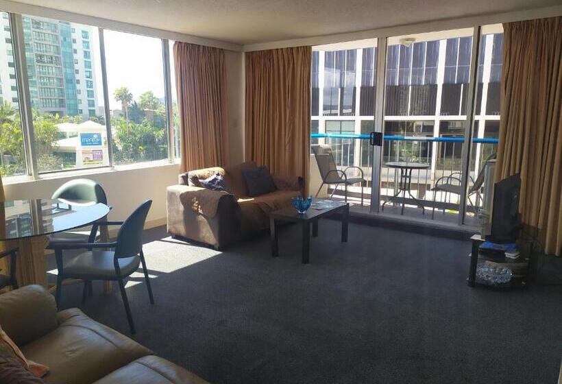 Quarterdeck Apartments