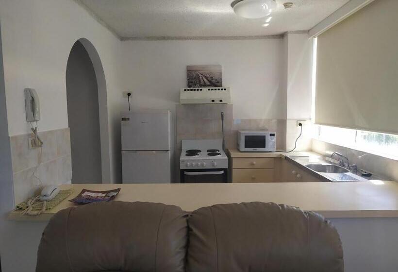 Quarterdeck Apartments