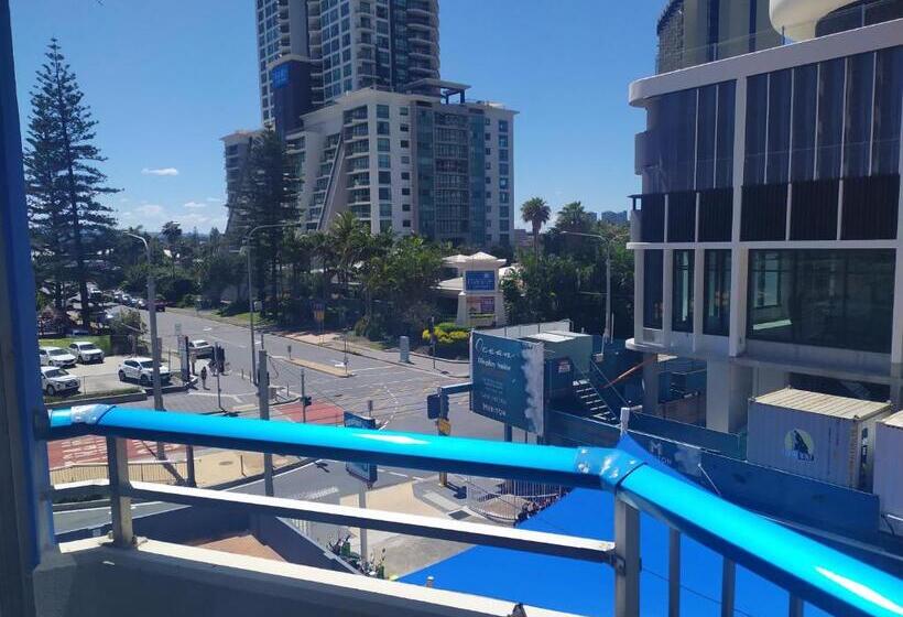 Quarterdeck Apartments