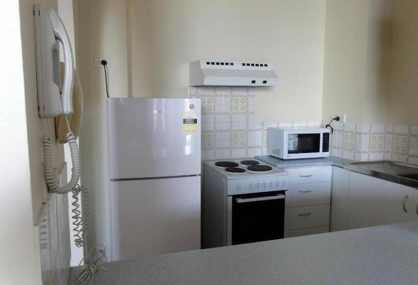 Quarterdeck Apartments