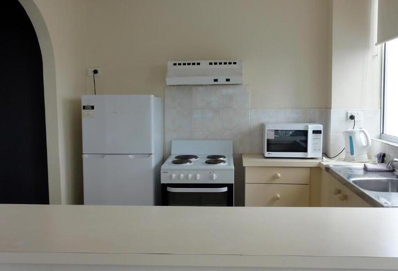 Quarterdeck Apartments